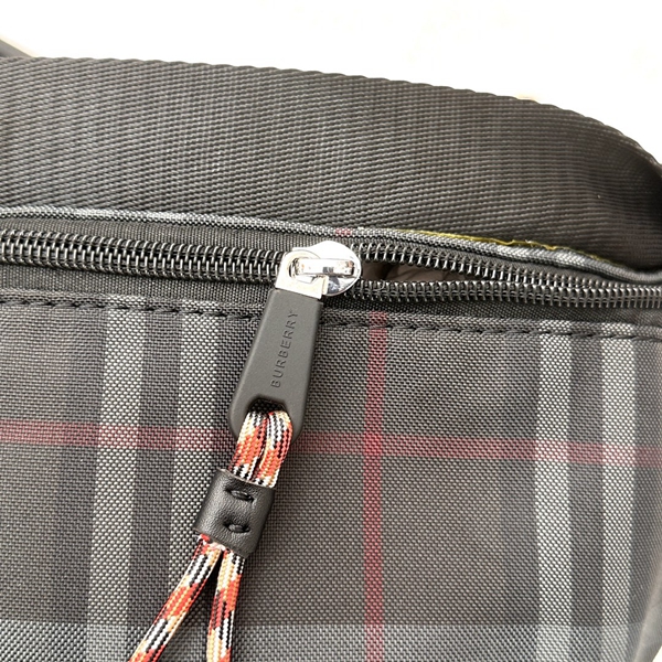 バーバリーバッグ角部分ディテール
